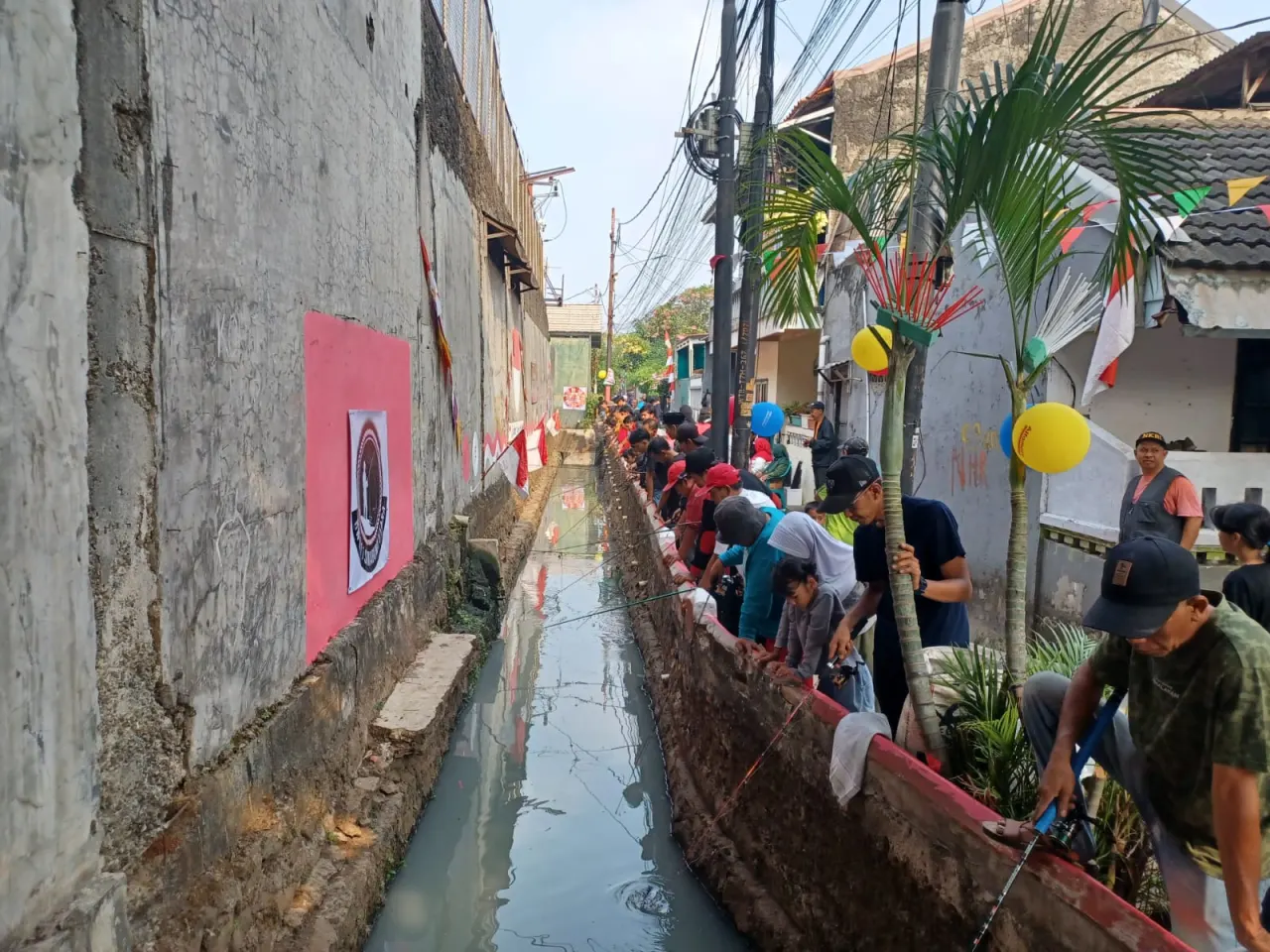 Semarak HUT ke-81 Kemerdekaan RI di RW 11 Sukabumi Utara, Jakarta Barat, diisi lomba mancing bersama warga sebagai ajang silaturahmi dan memperkuat kepedulian terhadap lingkungan.