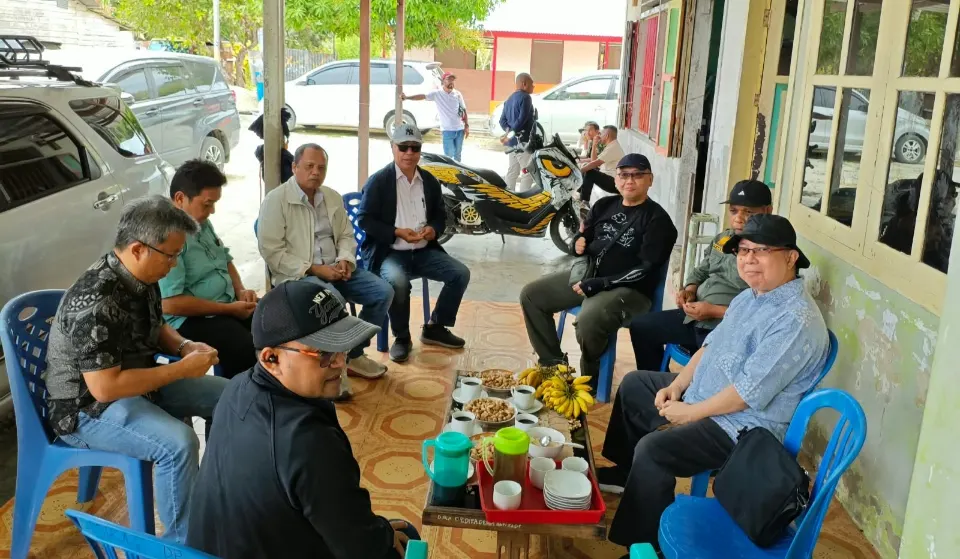 Direktur Utama PT Permata Lintas Nusabangsa Dr. Eddy Limantoro bersama tim meninjau potensi tanaman sagu di sejumlah wilayah Kabupaten Seram Bagian Timur (SBT), Maluku, Jumat (4/9/2026), sebagai bagian dari tahapan awal persiapan investasi hilirisasi sagu.